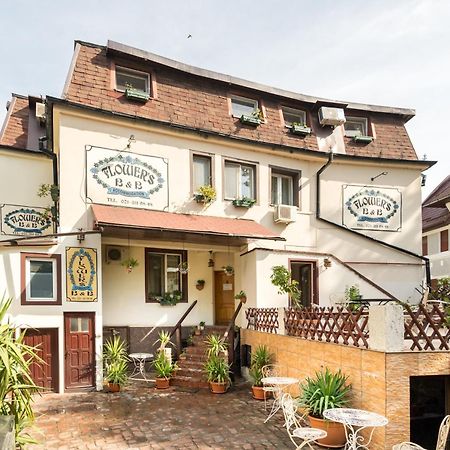 Flower'S Bucharest Exterior photo