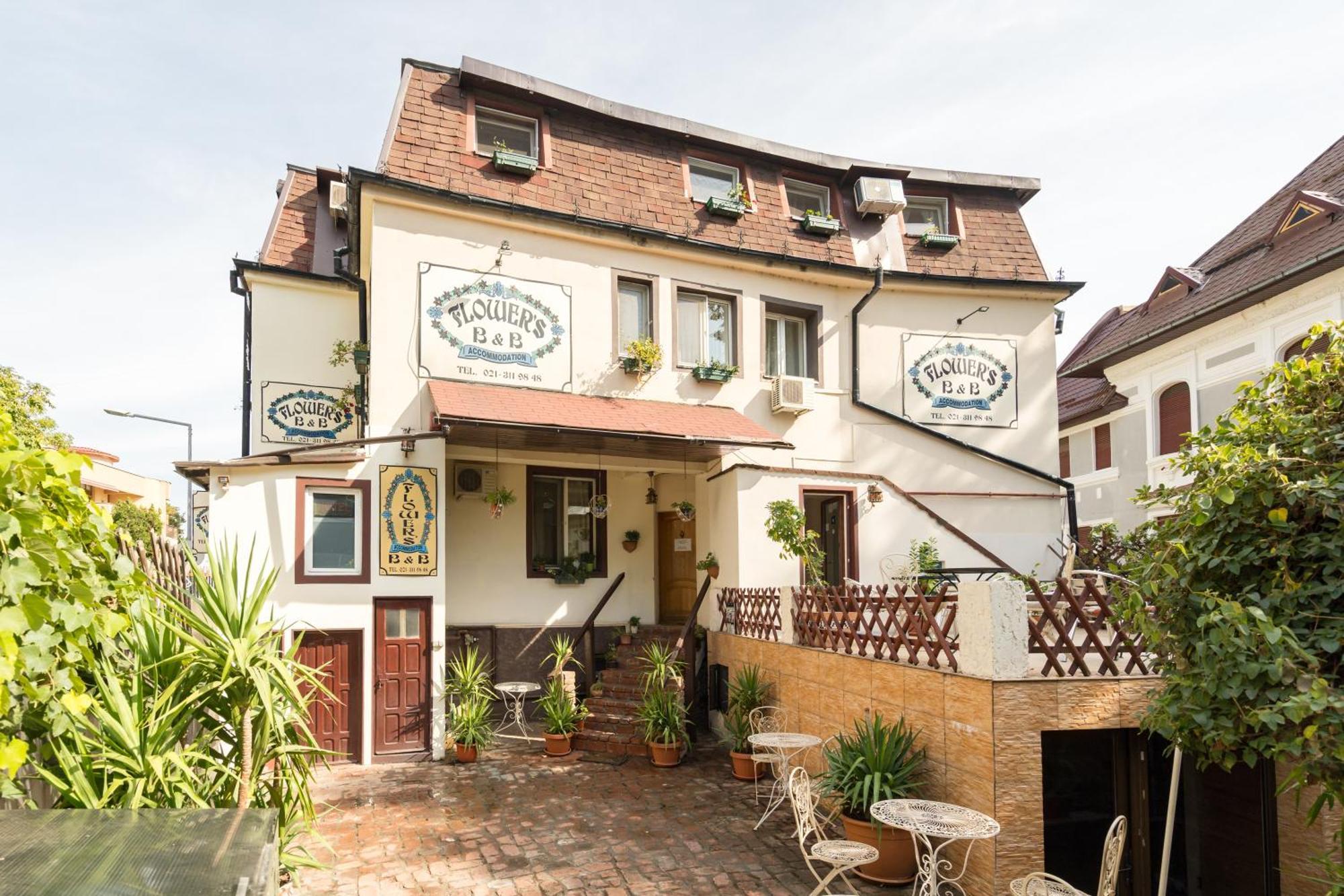 Flower'S Bucharest Exterior photo