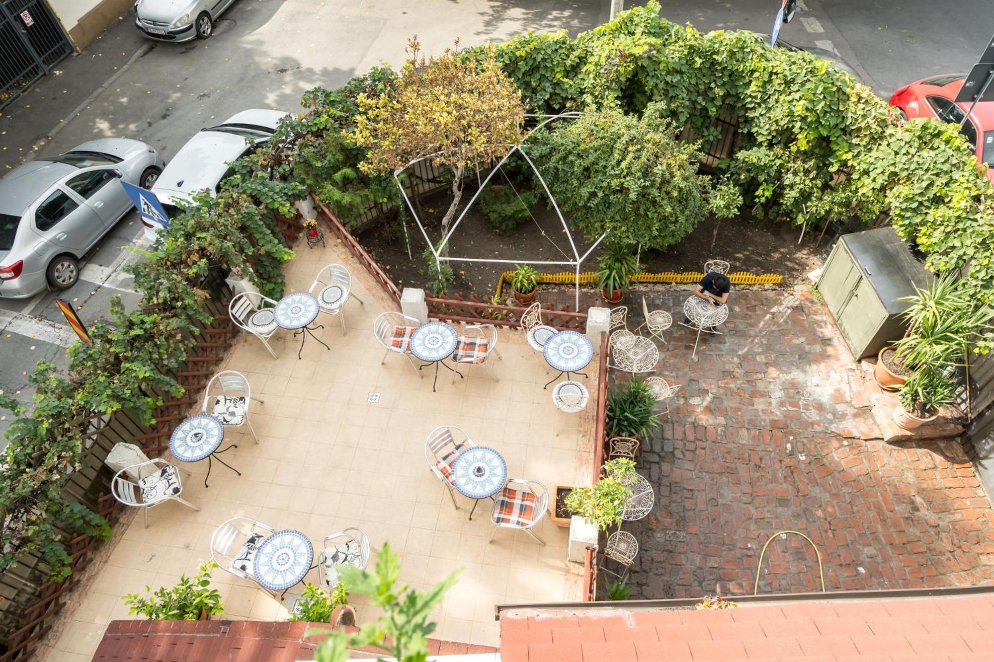 Flower'S Bucharest Exterior photo