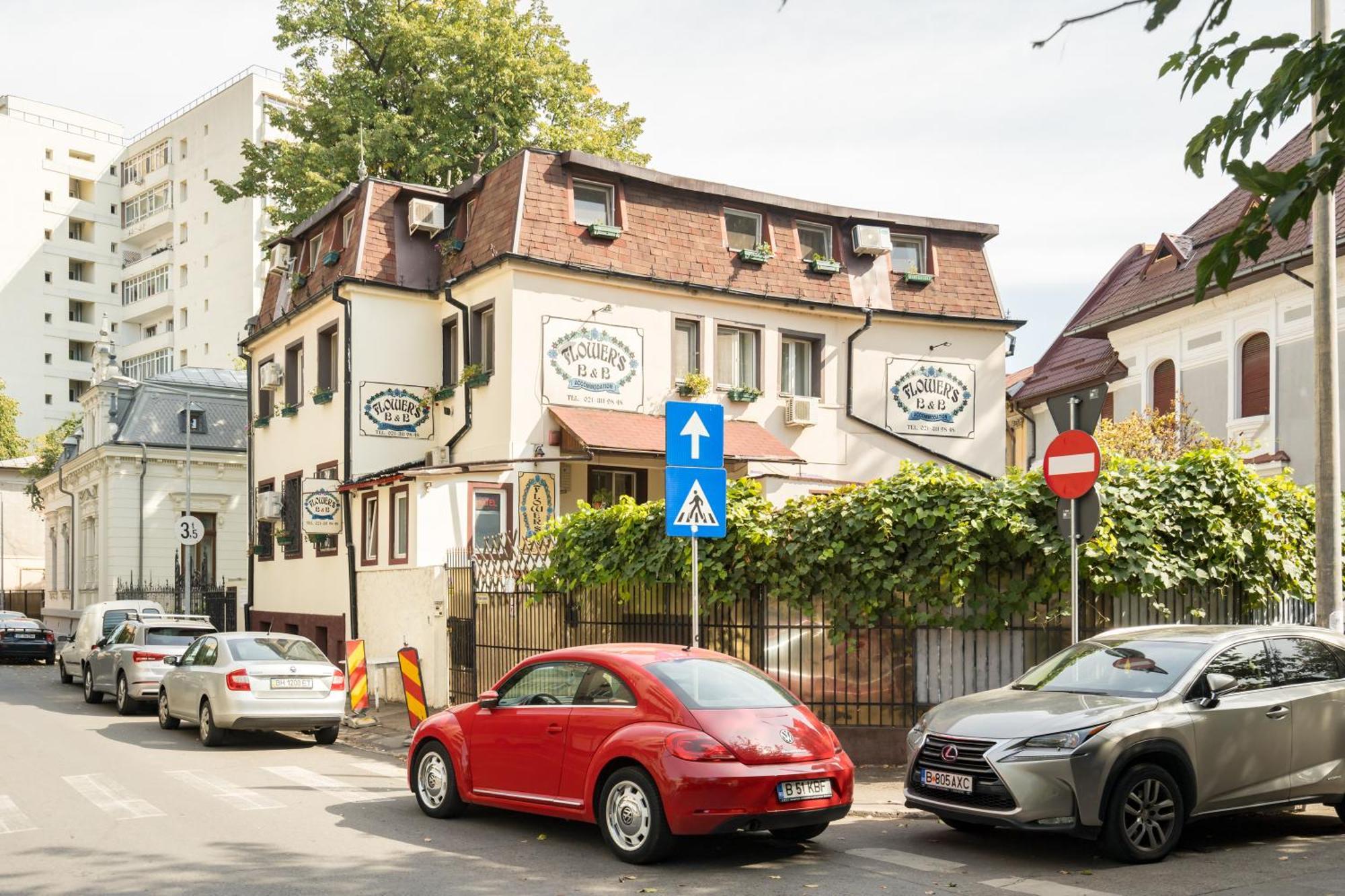 Flower'S Bucharest Exterior photo