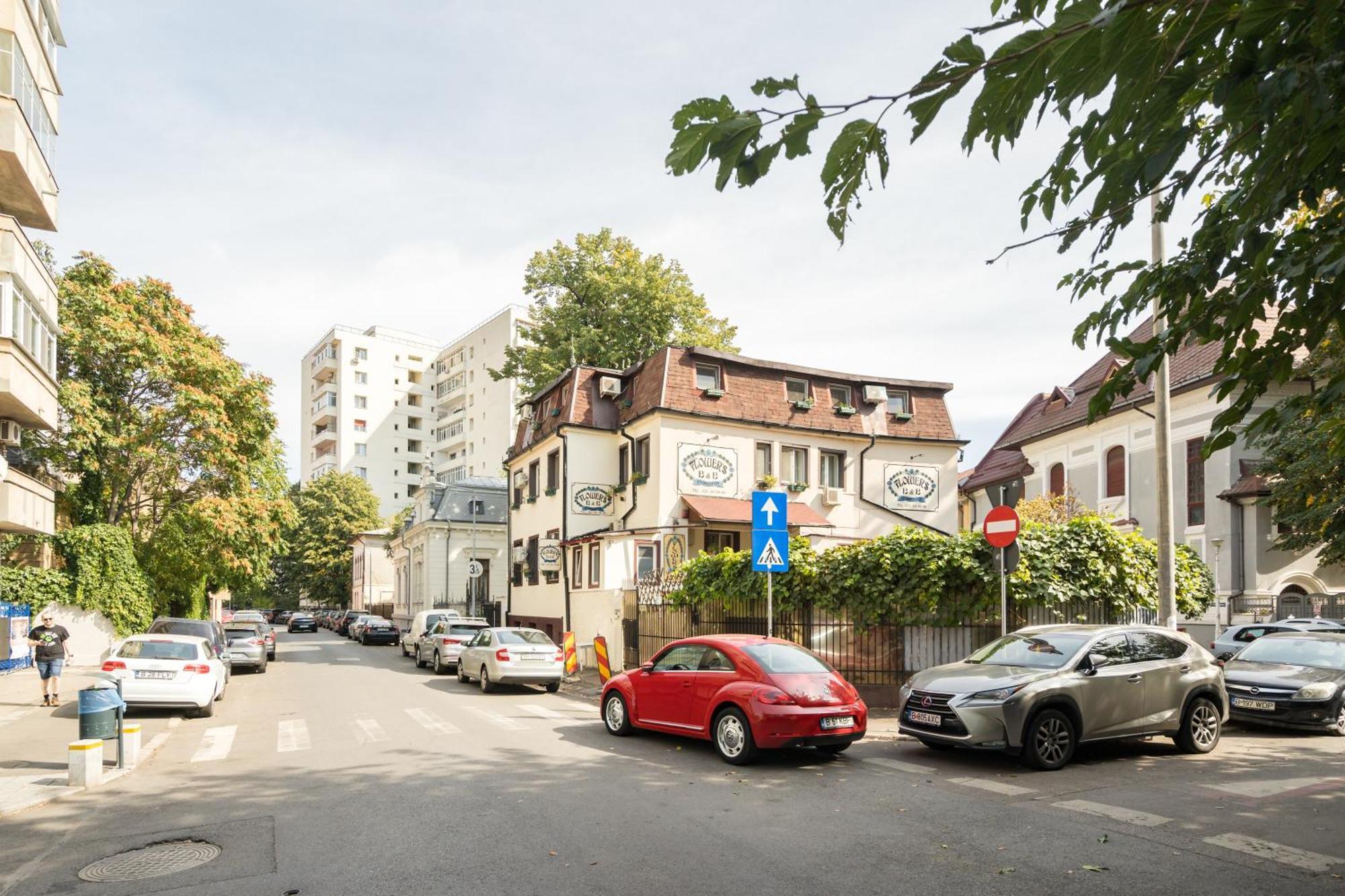 Flower'S Bucharest Exterior photo