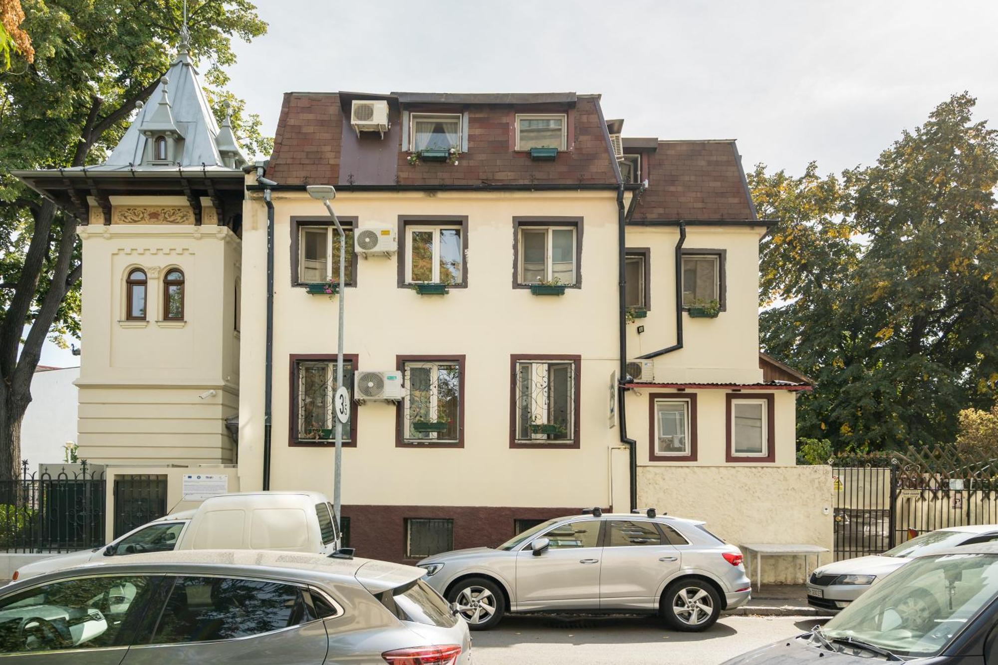 Flower'S Bucharest Exterior photo