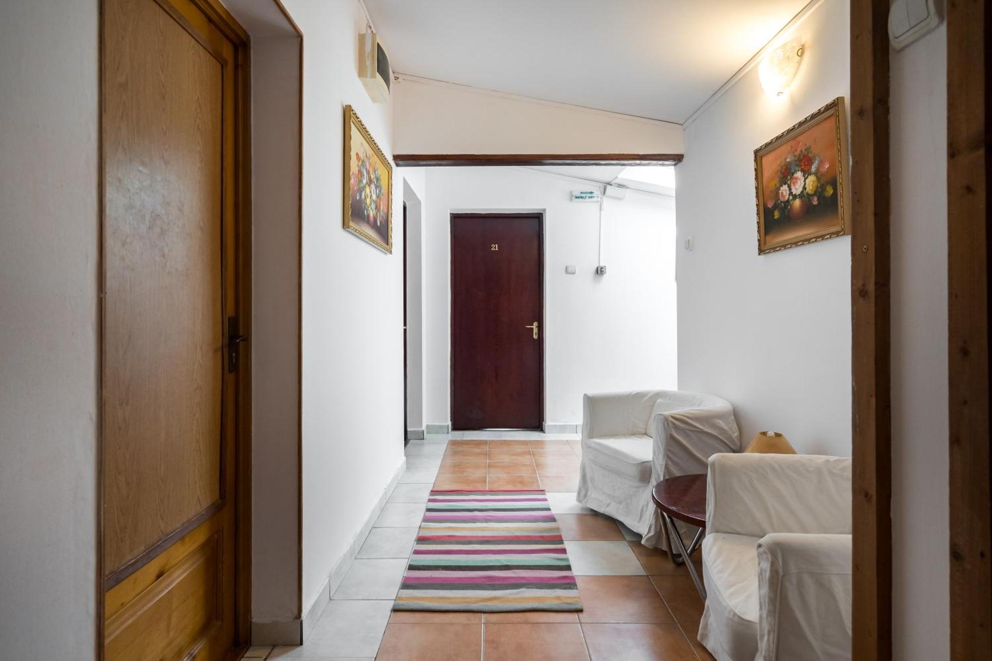 Flower'S Bucharest Exterior photo